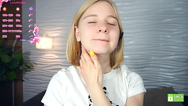 Snapshot of OdelinaFicken chatting on 11/06/25, 08:29 OdelinaFicken online show from 11/06/25, 08:29