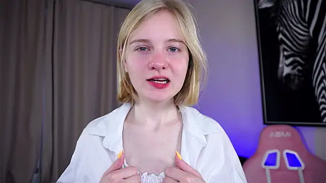 Snapshot of OdelinaFicken chatting on 10/29/25, 06:12 OdelinaFicken online show from 10/29/25, 06:12