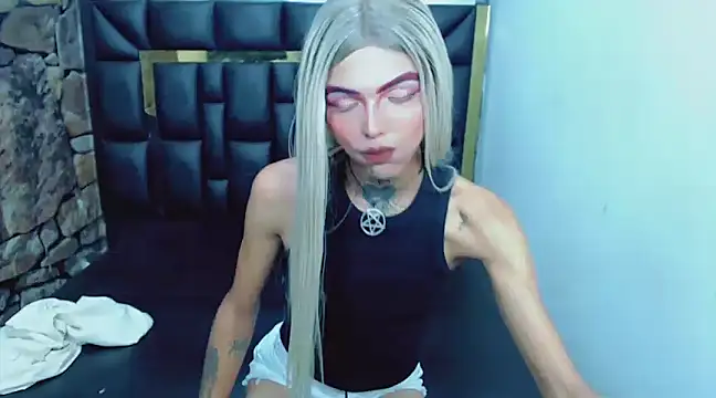 Luna and valery online show from 12/28/24, 08:15