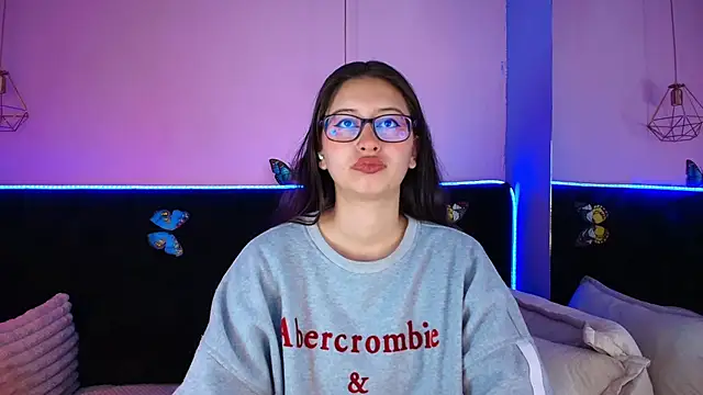 Snapshot of Anastasia_Whitee chatting on 04/08/26, 01:23 Anastasia Whitee online show from 04/08/26, 01:23