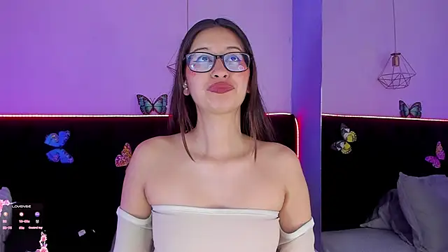 Snapshot of Anastasia_Whitee chatting on 02/26/26, 04:01 Anastasia Whitee online show from 02/26/26, 04:01