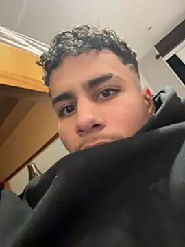 Snapshot of johnycash21 chatting on 12/22/25, 12:55 johnycash21 online show from 12/22/25, 12:55