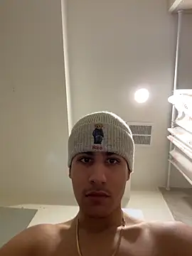 Snapshot of johnycash21 chatting on 11/30/25, 06:47 johnycash21 online show from 11/30/25, 06:47