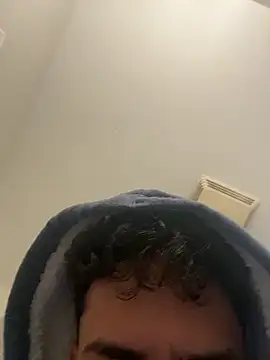 Snapshot of johnycash21 chatting on 12/18/25, 01:26 johnycash21 online show from 12/18/25, 01:26