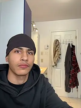 Snapshot of johnycash21 chatting on 12/14/25, 02:00 johnycash21 online show from 12/14/25, 02:00