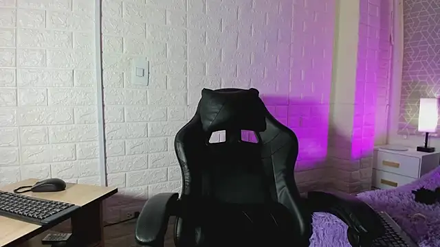 sweet kitty0110 online show from 11/15/25, 08:35