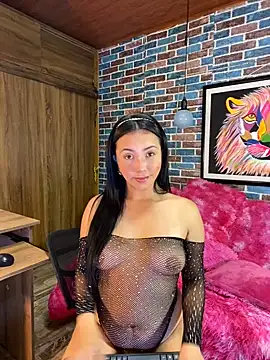 Snapshot of sweet_kitty0110 chatting on 02/07/25, 11:03 sweet kitty0110 online show from 02/07/25, 11:03