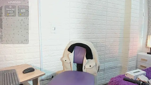 sweet kitty0110 online show from 10/24/25, 02:49