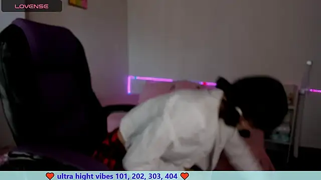 Snapshot of aiko_mori chatting on 12/13/24, 08:15 aiko mori online show from 12/13/24, 08:15