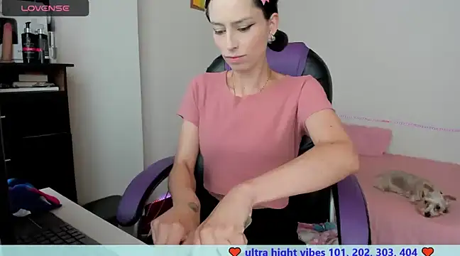 Snapshot of aiko_mori chatting on 12/12/24, 07:15 aiko mori online show from 12/12/24, 07:15