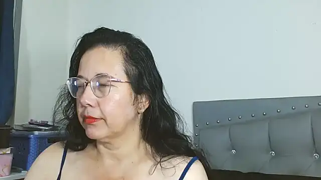 Snapshot of maturepriscila chatting on 06/19/26, 01:06 maturepriscila online show from 06/19/26, 01:06