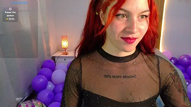 Kate Laurence  online show from 11/11/25, 12:11