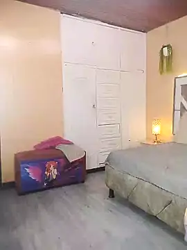 Kate Laurence  online show from 01/02/25, 10:48