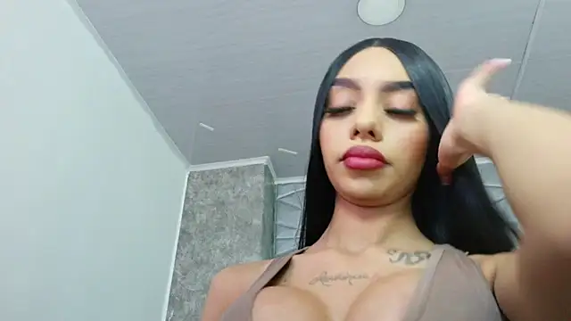 Tiffanny online show from 12/15/25, 02:45