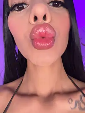 Tiffanny online show from 04/08/26, 03:02