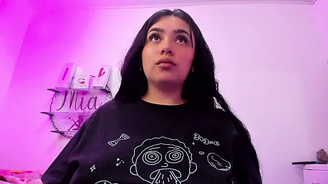 mia johns  online show from 01/10/26, 03:57