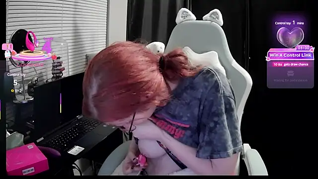 LilyFoxxx online show from 02/28/25, 04:21