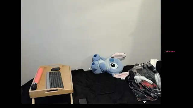 LilyFoxxx online show from 04/20/26, 05:43