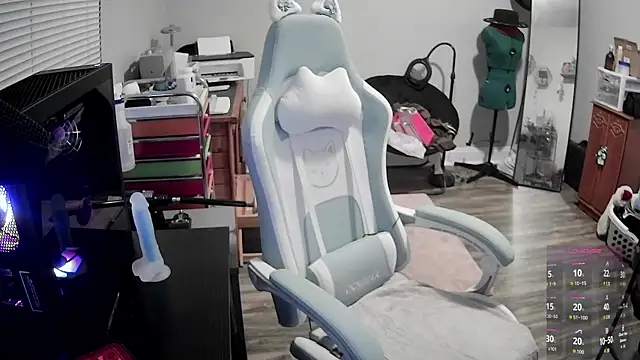 LilyFoxxx online show from 02/06/26, 06:09