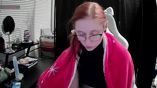 LilyFoxxx online show from 02/17/25, 04:20