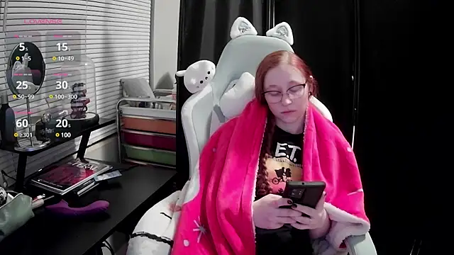 LilyFoxxx online show from 02/21/25, 04:29