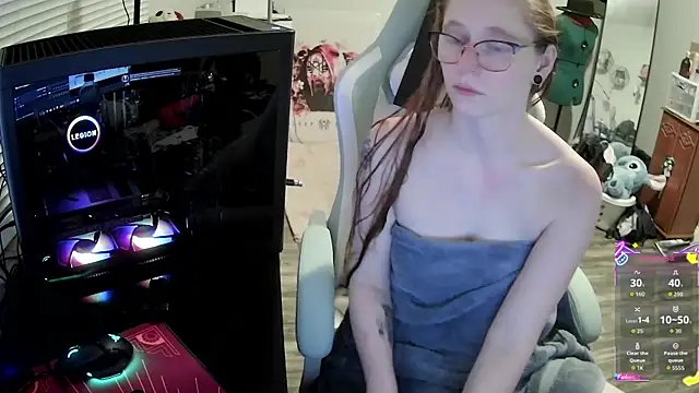 LilyFoxxx online show from 11/28/25, 04:12