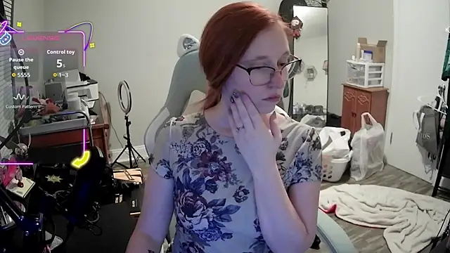 LilyFoxxx online show from 09/12/25, 03:17