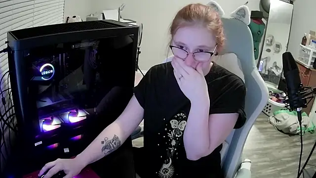 LilyFoxxx online show from 10/13/25, 03:19