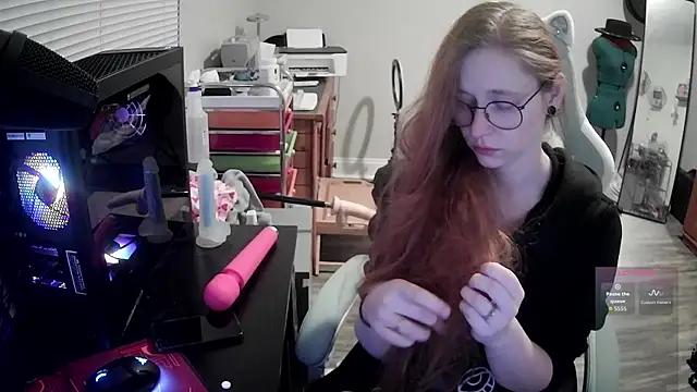 LilyFoxxx online show from 02/09/26, 06:11