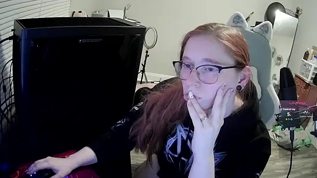 LilyFoxxx online show from 10/17/25, 03:10