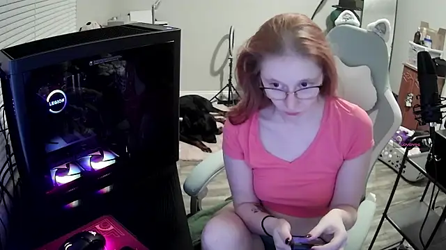 LilyFoxxx online show from 11/07/25, 04:17