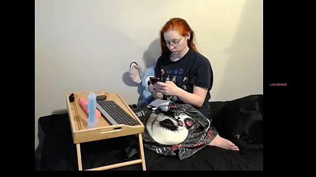 LilyFoxxx online show from 04/08/26, 05:42