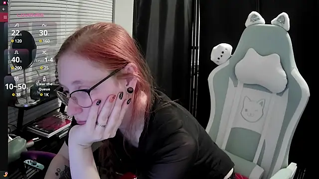 LilyFoxxx online show from 02/26/25, 04:30