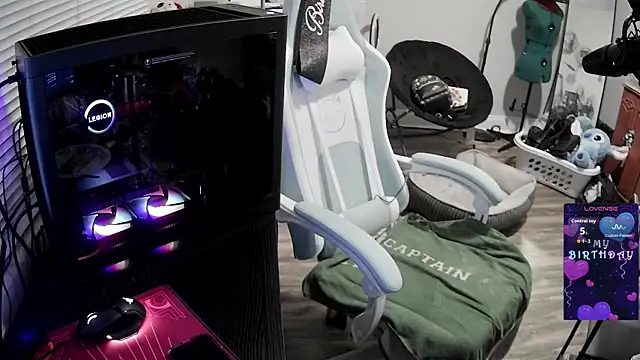 LilyFoxxx online show from 11/24/25, 04:23