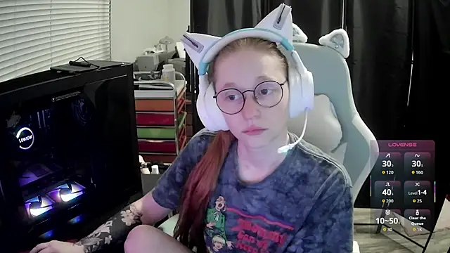 LilyFoxxx online show from 06/12/26, 05:16