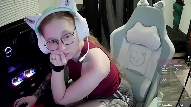 LilyFoxxx online show from 07/18/26, 05:16