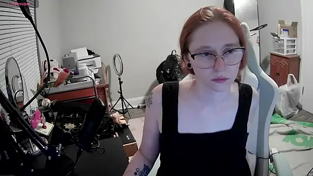 LilyFoxxx online show from 10/01/25, 03:11