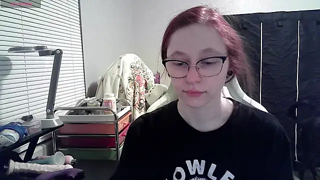 LilyFoxxx online show from 01/24/25, 04:05