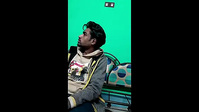 Snapshot of savage_lucifer8 chatting on 12/17/24, 08:32 savage lucifer8 online show from 12/17/24, 08:32