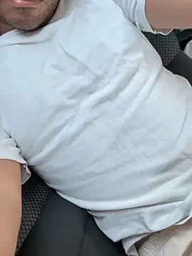 Snapshot of Aura33_ chatting on 02/04/26, 01:28 Aura33 online show from 02/04/26, 01:28