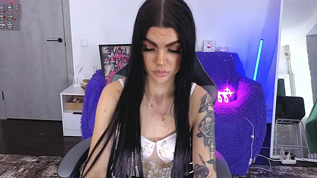 Tiffany lab online show from 11/28/25, 02:28