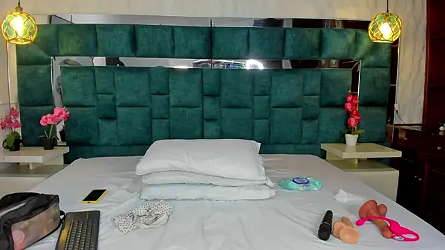 valtira nova online show from 11/26/25, 06:41