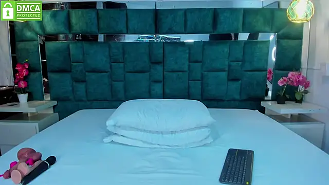 valtira nova online show from 10/09/25, 07:14