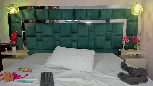 valtira nova online show from 09/25/25, 07:20