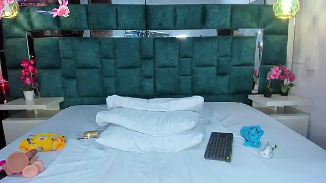 valtira nova online show from 10/14/25, 07:25