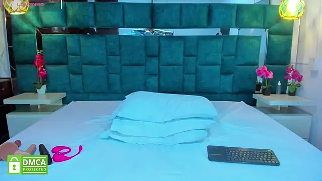 valtira nova online show from 11/18/25, 06:44