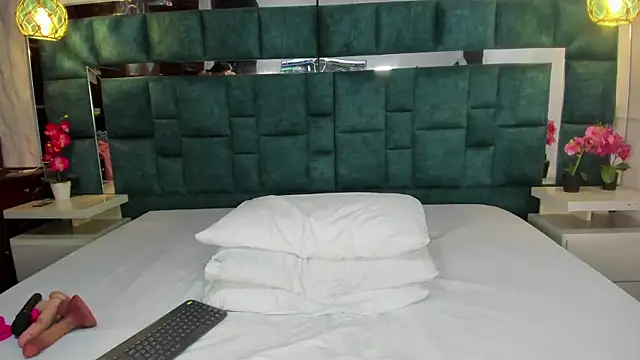 valtira nova online show from 10/04/25, 07:15