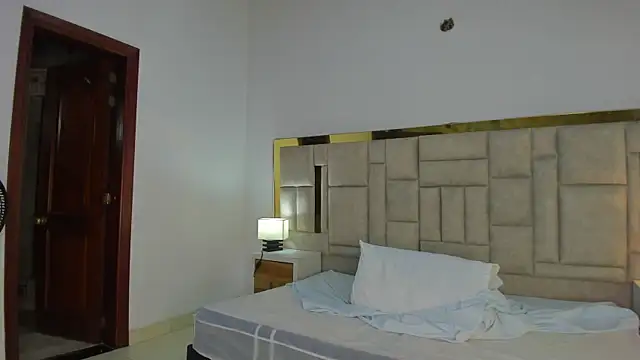 Snapshot of valtira_nova chatting on 07/10/26, 12:43 valtira nova online show from 07/10/26, 12:43