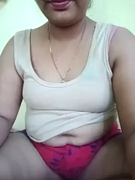 Snapshot of Super-Couple chatting on 06/15/26, 05:18 Super-Couple online show from 06/15/26, 05:18
