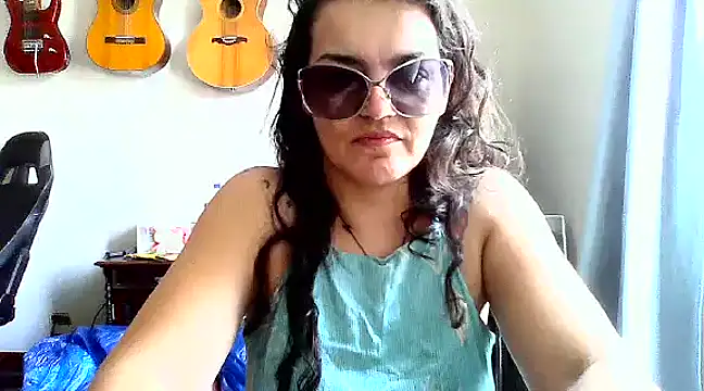 Snapshot of escritorasafada chatting on 01/10/25, 04:09 escritorasafada online show from 01/10/25, 04:09